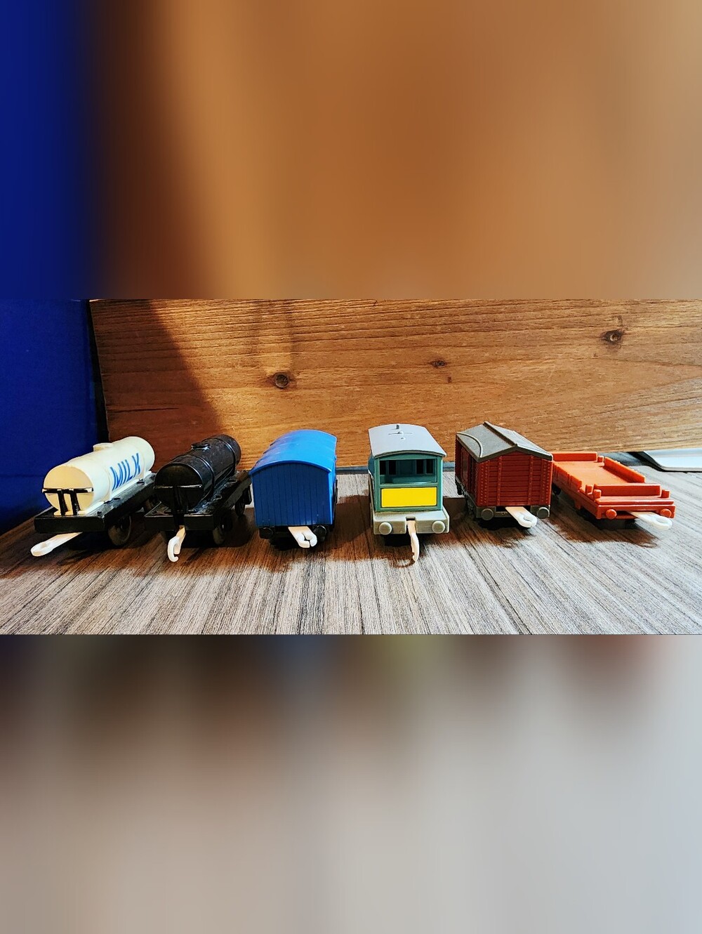 TrackMaster Freight Train Car Lot Milk Tanker Flatbed Boxcar Brake Van